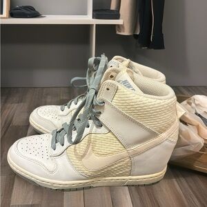 Nike Women’s Dunk Sky High Essential Wedge Sneaker in Grey Dove - Size 8